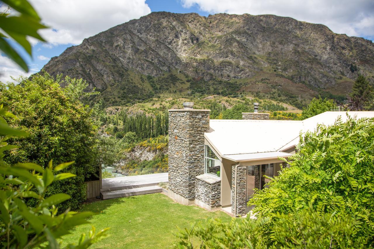 Riverview Retreat Holiday Home By Majordomo كوينستاون الغرفة الصورة
